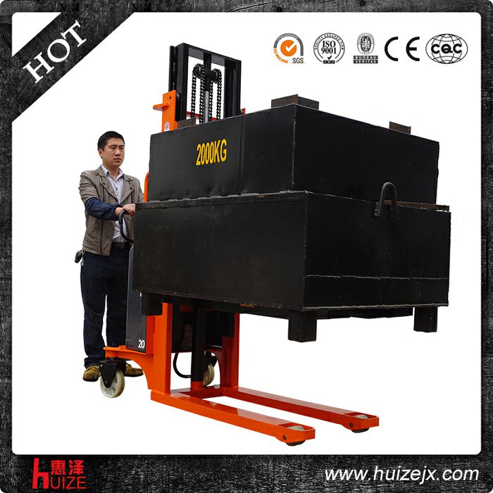 升高4.5米半電動(dòng)堆高車(三門架) 升高4.5米半電動(dòng)堆高車(三門架)